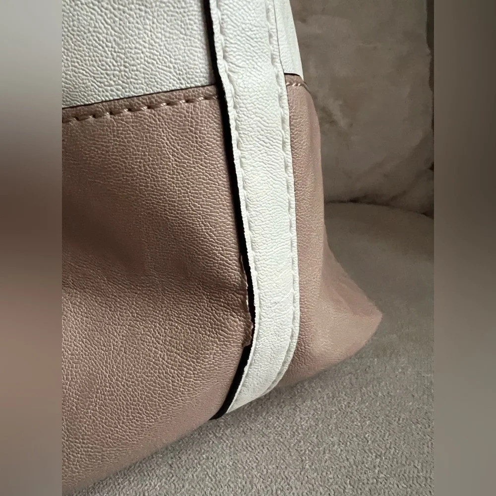 GUESS DOHENY COLOR-BLOCKED SATCHEL HANDBAG